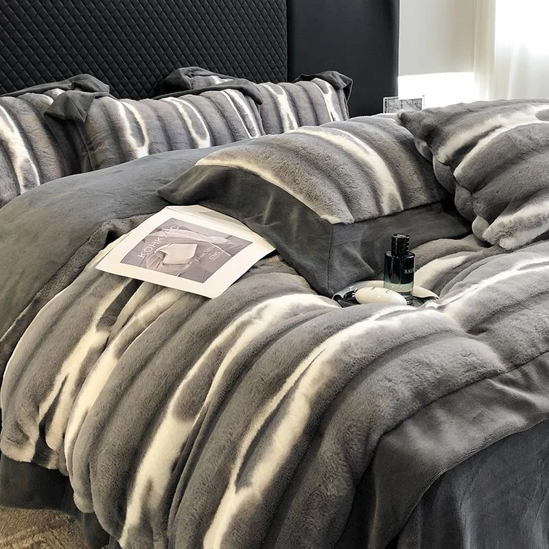 高端牛奶绒四件套轻奢风加厚保暖珊瑚绒法莱绒床单款被罩加绒被套