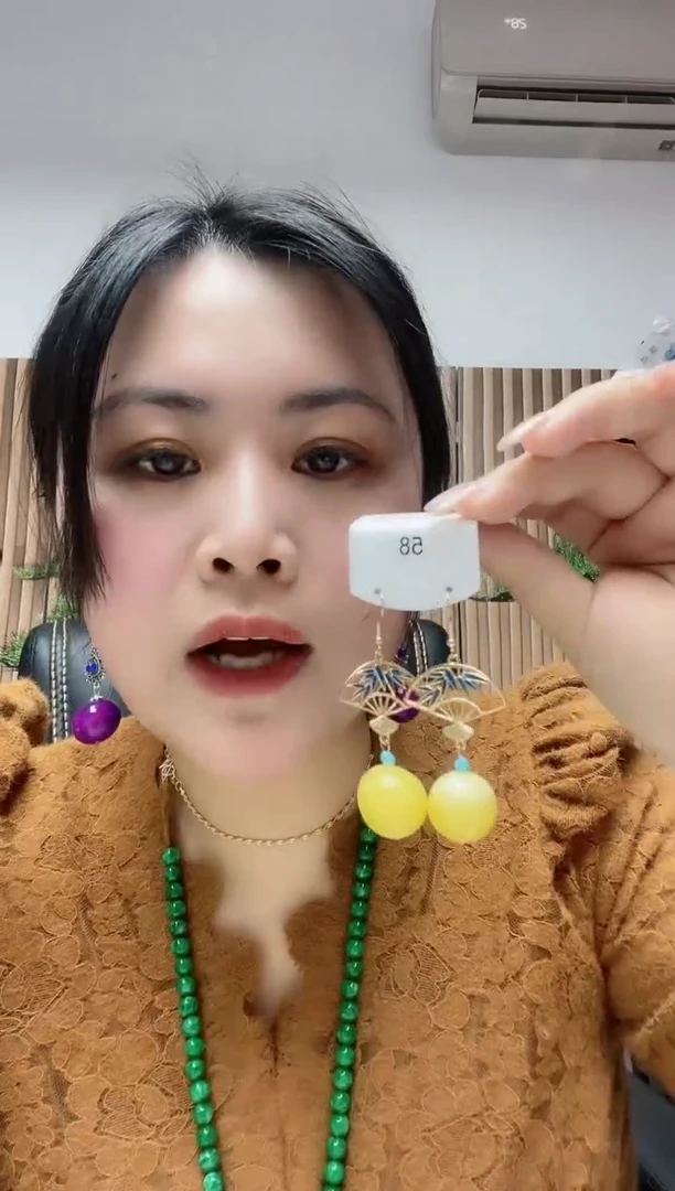 【闪购商品】琥珀耳饰未镶嵌58