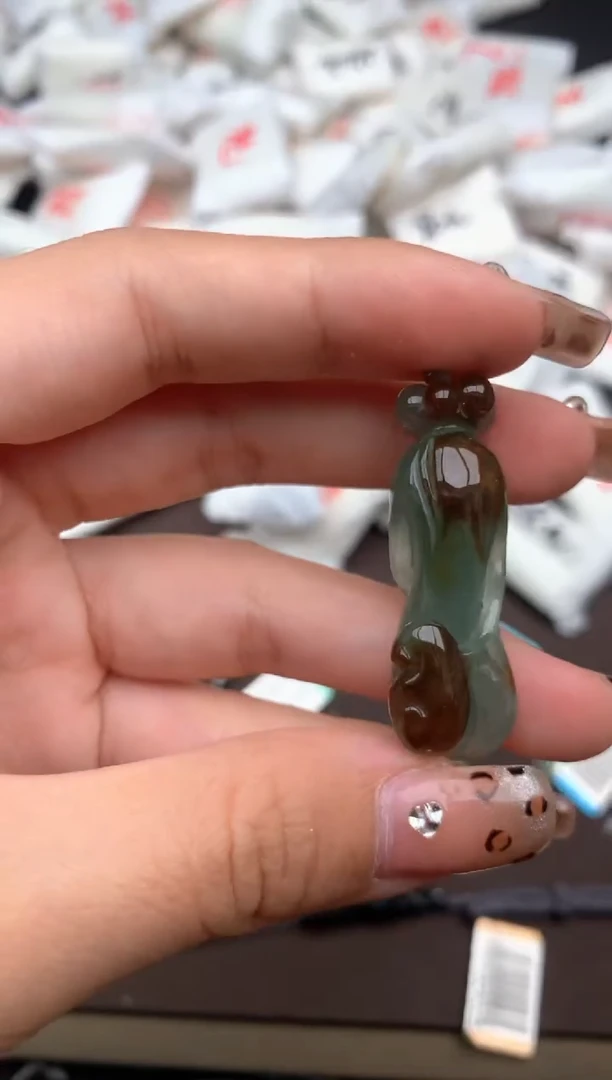 【闪购商品】翡翠挂件未镶嵌一