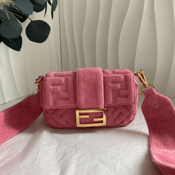 95新 FENDI/芬迪 WL 芭比粉金扣法棍20cm公价17500