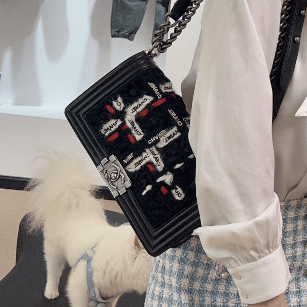 95新 Chanel/香奈儿 黑银leboy字母logo补丁
