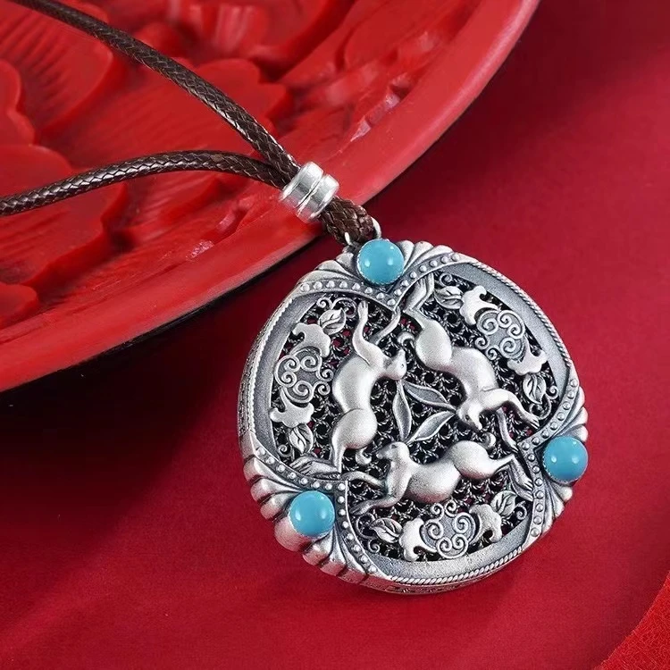 吊坠足银珐琅 足银999复古双面三兔共耳吊坠