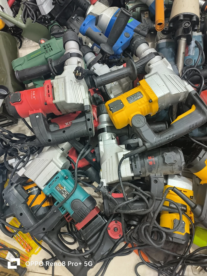 库存电锤（有点小瑕介意的不要拍）