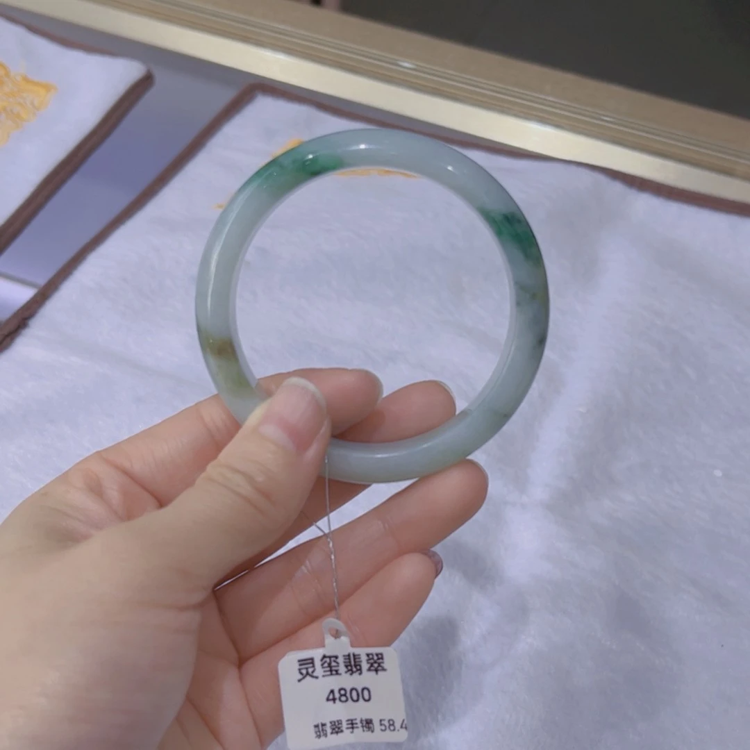 纯天然翡翠A货手镯
