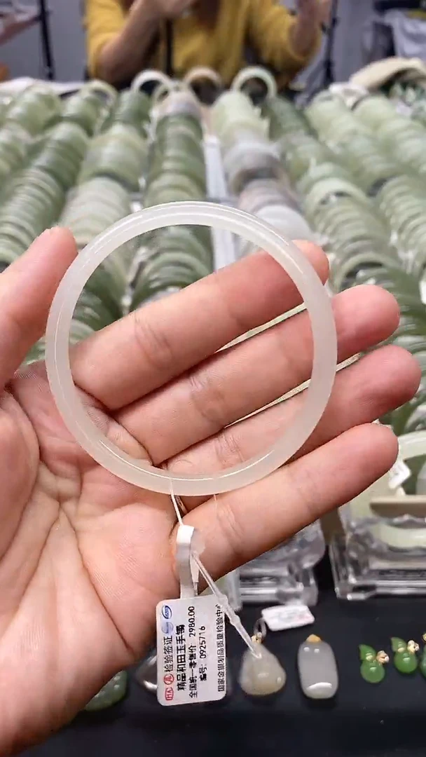 【闪购商品】和田玉和田玉冰底手镯未镶嵌54.55