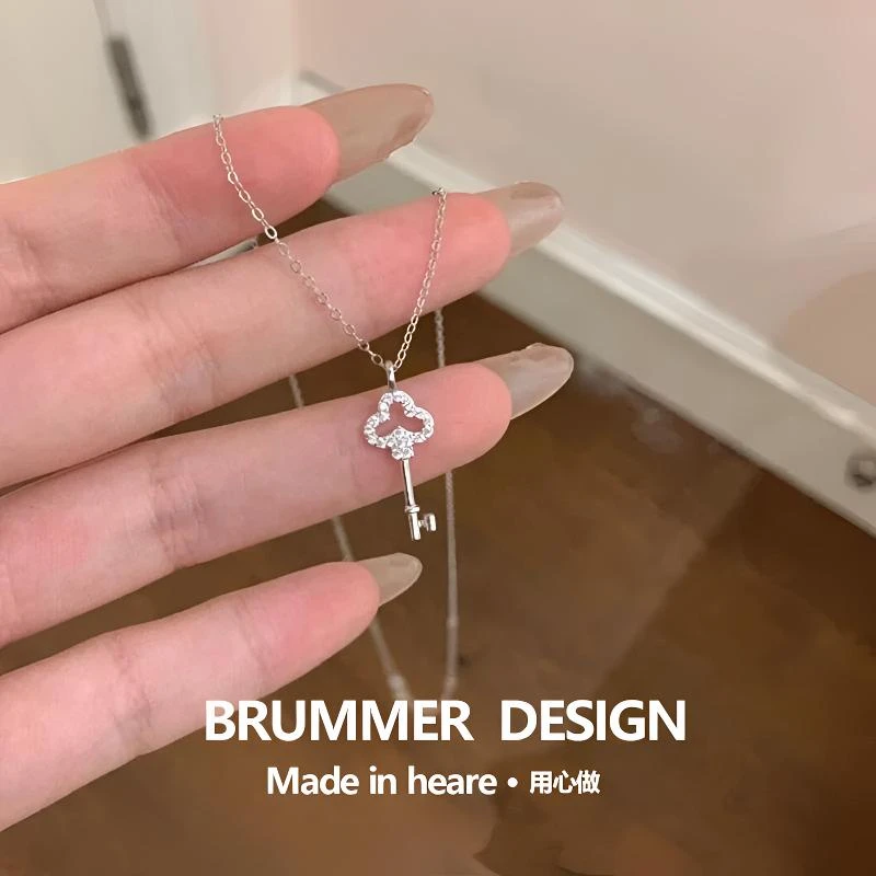 镶钻钥匙项链女潮气质百搭钛钢锁骨链高级感简约轻奢送女友小礼物