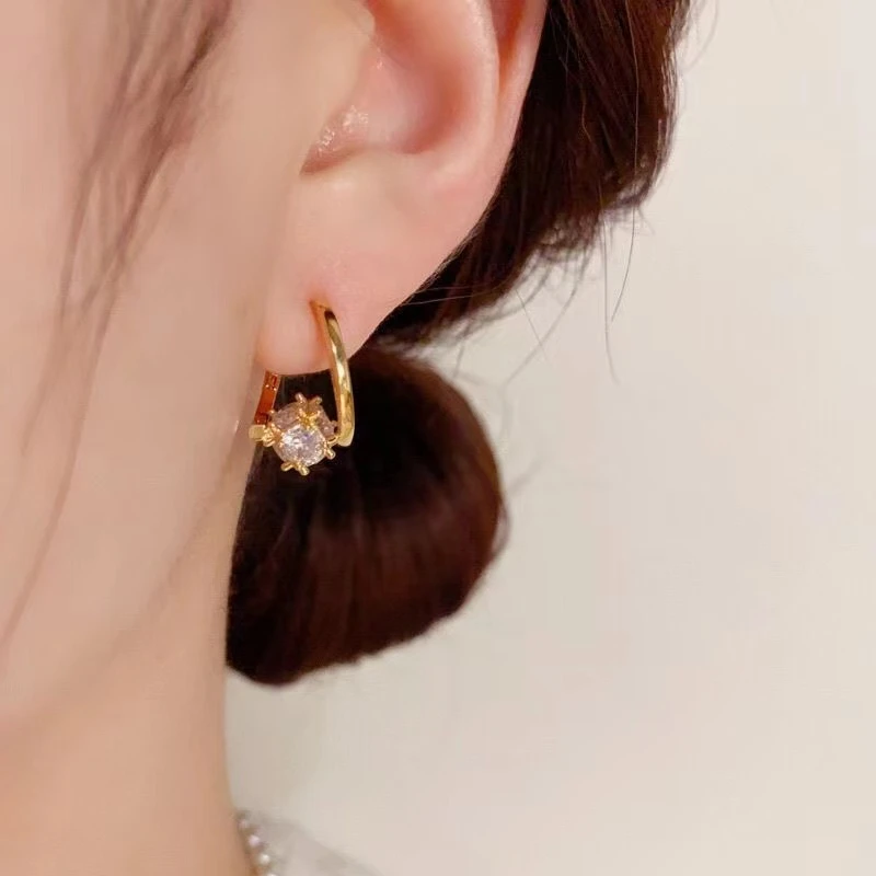 925银针高级感轻奢设计感小众超闪耳扣百搭气质耳饰