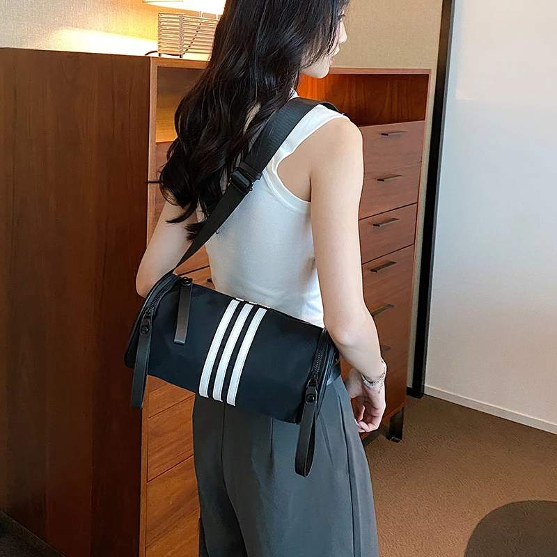 网红运动风时尚圆筒包百搭斜挎包