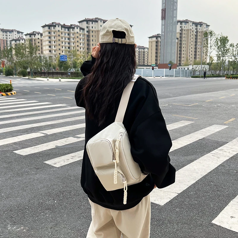 新款胸包韩版休闲包ind日系风运动网红爆款包包