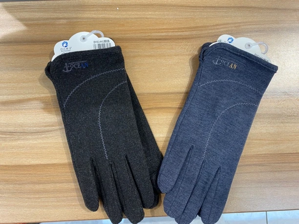 秋冬新款保暖加厚骑行开车户外防寒时尚触屏防滑士分指手套随机