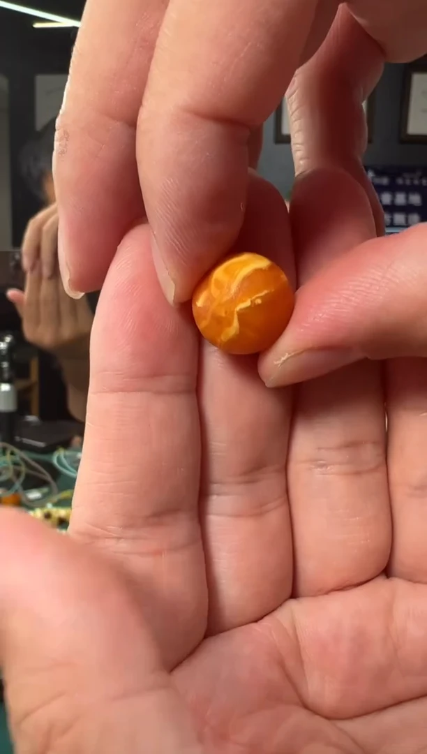 【闪购商品】琥珀裸石未镶嵌 橘皮花蜡单珠-A13