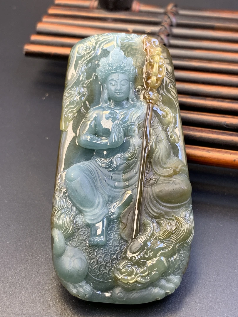 地藏王菩萨特色俏色巧雕翡翠雕刻大气精雕