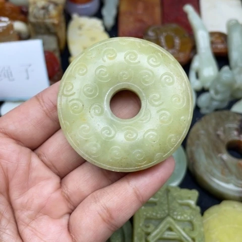 岫岩老玉（透闪石质玉）颈饰未镶嵌58