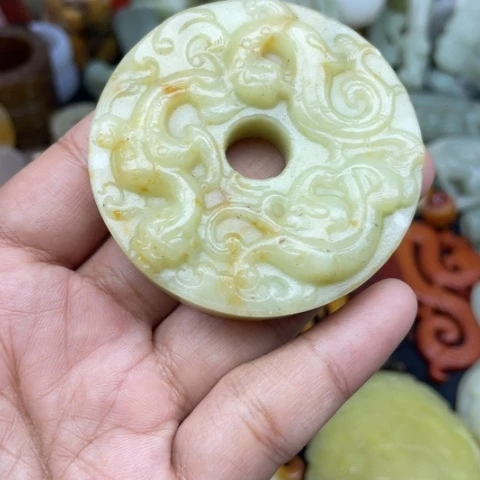 岫岩老玉（透闪石质玉）颈饰未镶嵌29