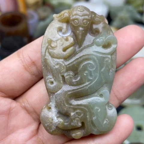 岫岩老玉（透闪石质玉）颈饰未镶嵌92