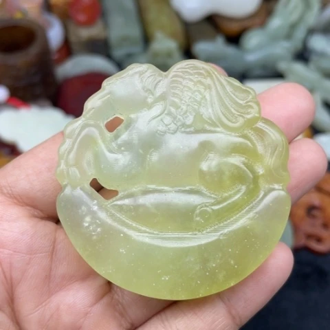岫岩老玉（透闪石质玉）颈饰未镶嵌96