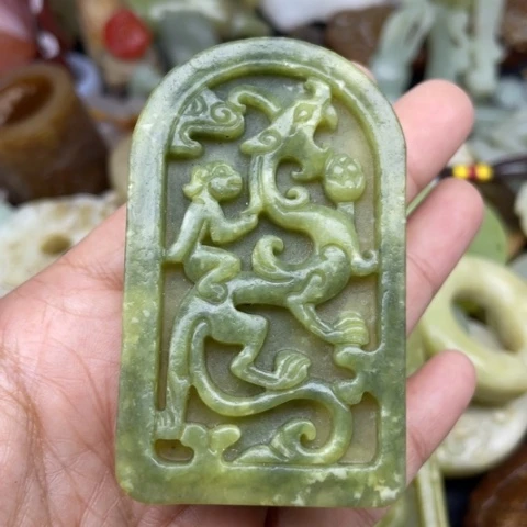 岫岩老玉（透闪石质玉）颈饰未镶嵌95