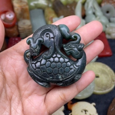 岫岩老玉（透闪石质玉）颈饰未镶嵌60