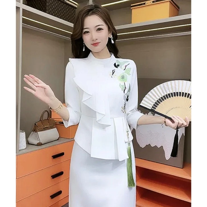 芙娜妮新款国内设计师品牌夏季时尚感名媛收腰中式套装N2320026