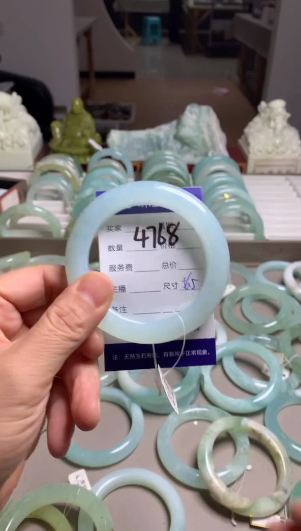 【闪购商品】蛇纹石玉手镯未镶嵌4768
