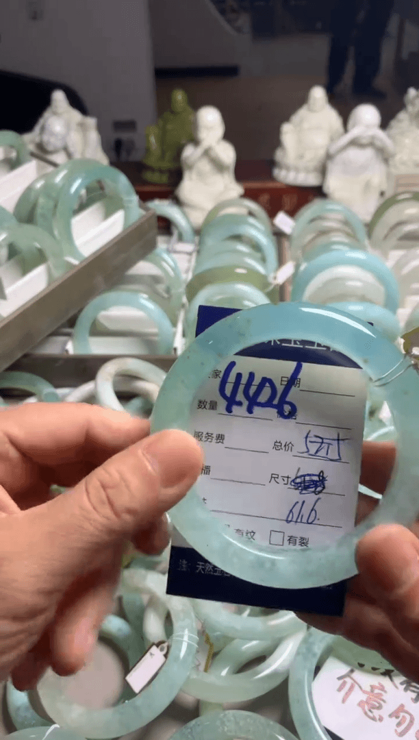 【闪购商品】蛇纹石玉手镯未镶嵌4426