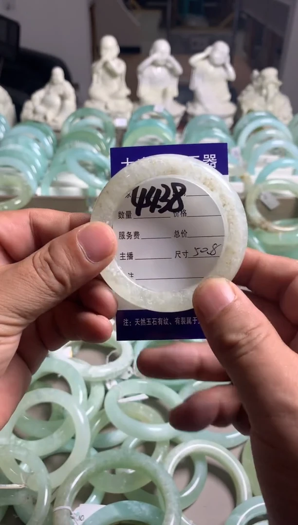 【闪购商品】蛇纹石玉手镯未镶嵌4438