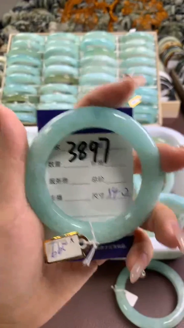 【闪购商品】蛇纹石玉手镯未镶嵌3897