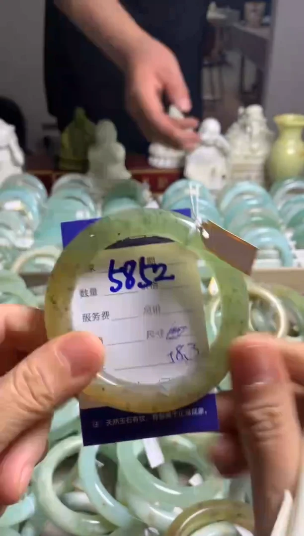 【闪购商品】蛇纹石玉手镯未镶嵌5852