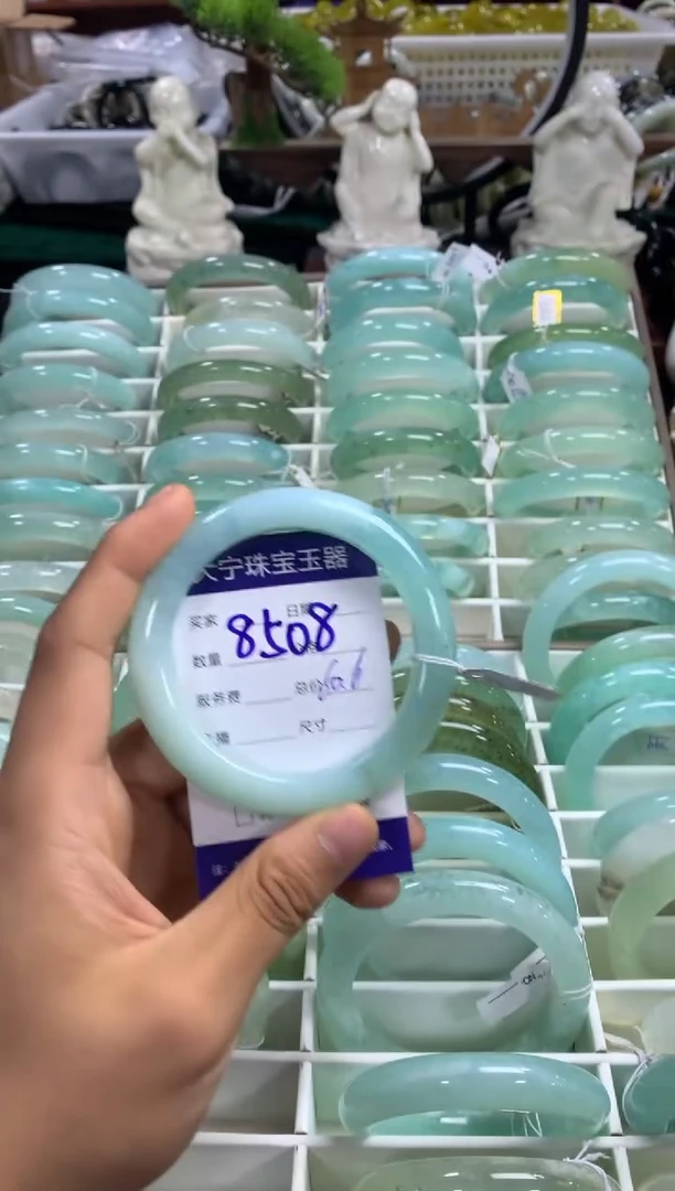 【闪购商品】蛇纹石玉手镯未镶嵌8508