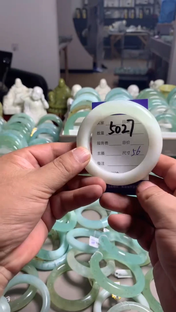 【闪购商品】蛇纹石玉手镯未镶嵌5027