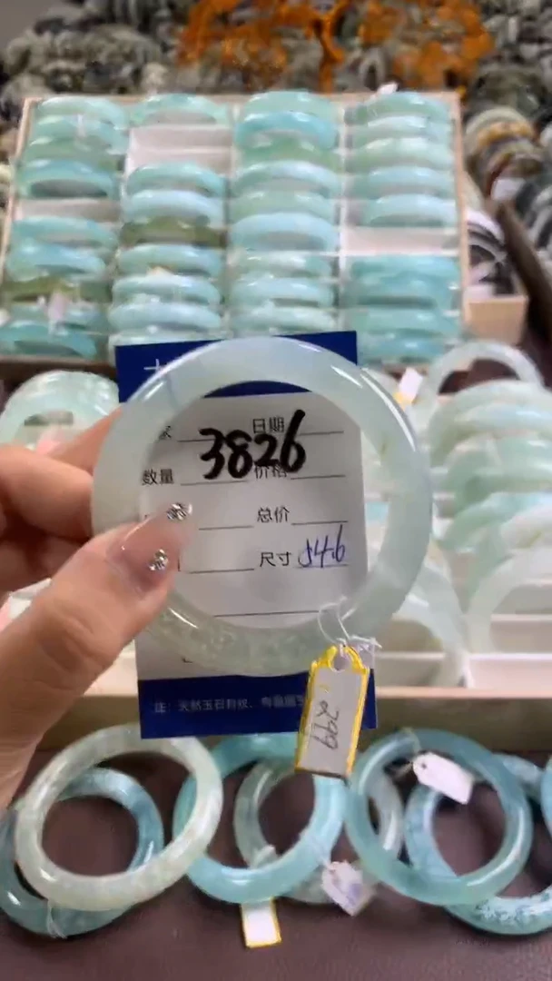 【闪购商品】蛇纹石玉手镯未镶嵌3826