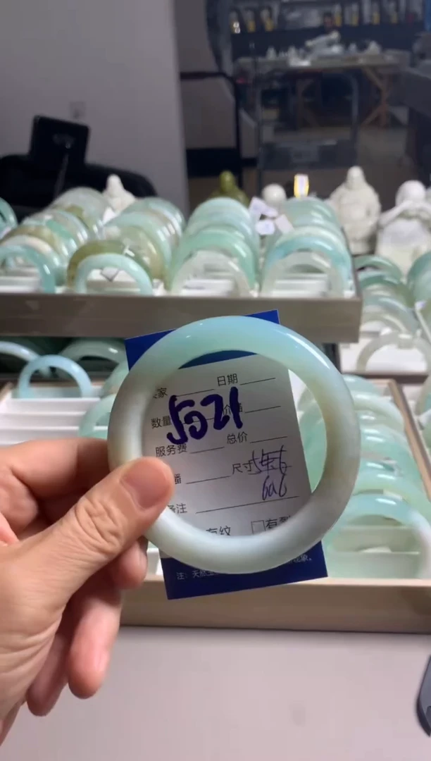 【闪购商品】蛇纹石玉手镯未镶嵌5021
