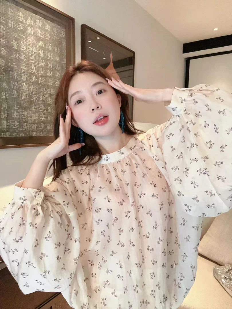 【BORAKOO】米色碎花中式灯笼娃娃衫