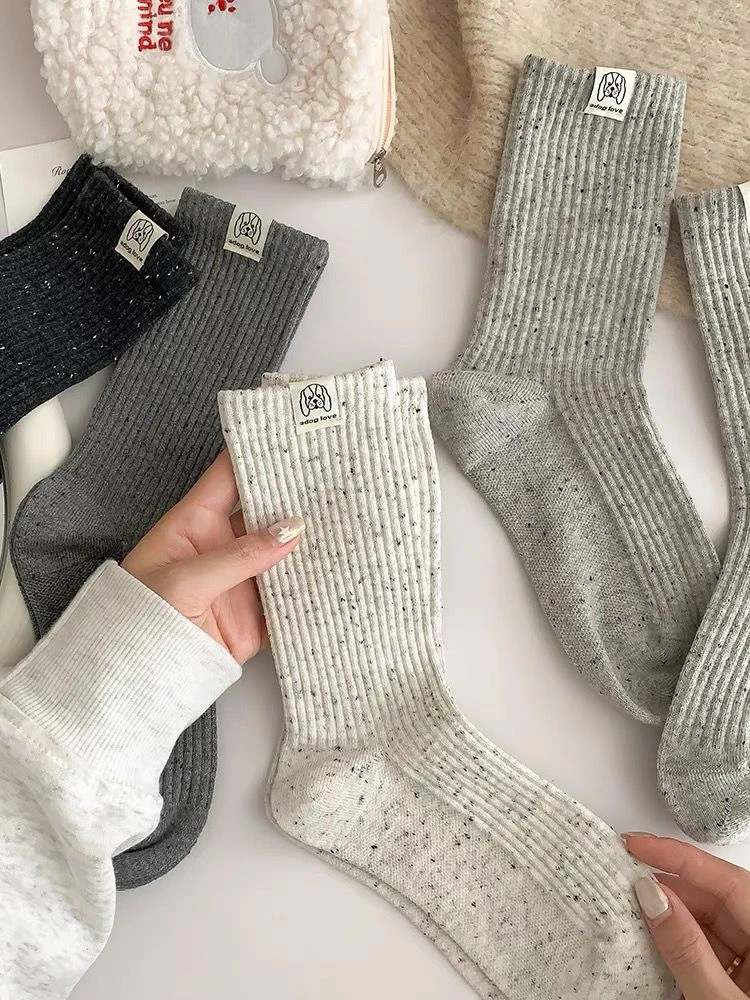 布标小狗袜子女中筒袜ins潮春秋季日系灰色运动点子纱黑色堆堆袜