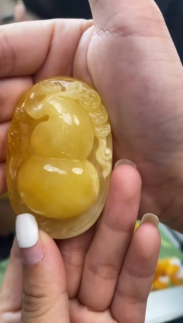 【闪购商品】琥珀裸石未镶嵌蜜蜡吊坠
