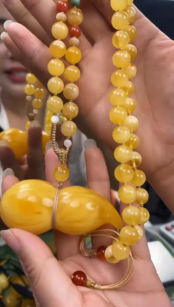 【闪购商品】琥珀裸石未镶嵌蜜蜡吊坠