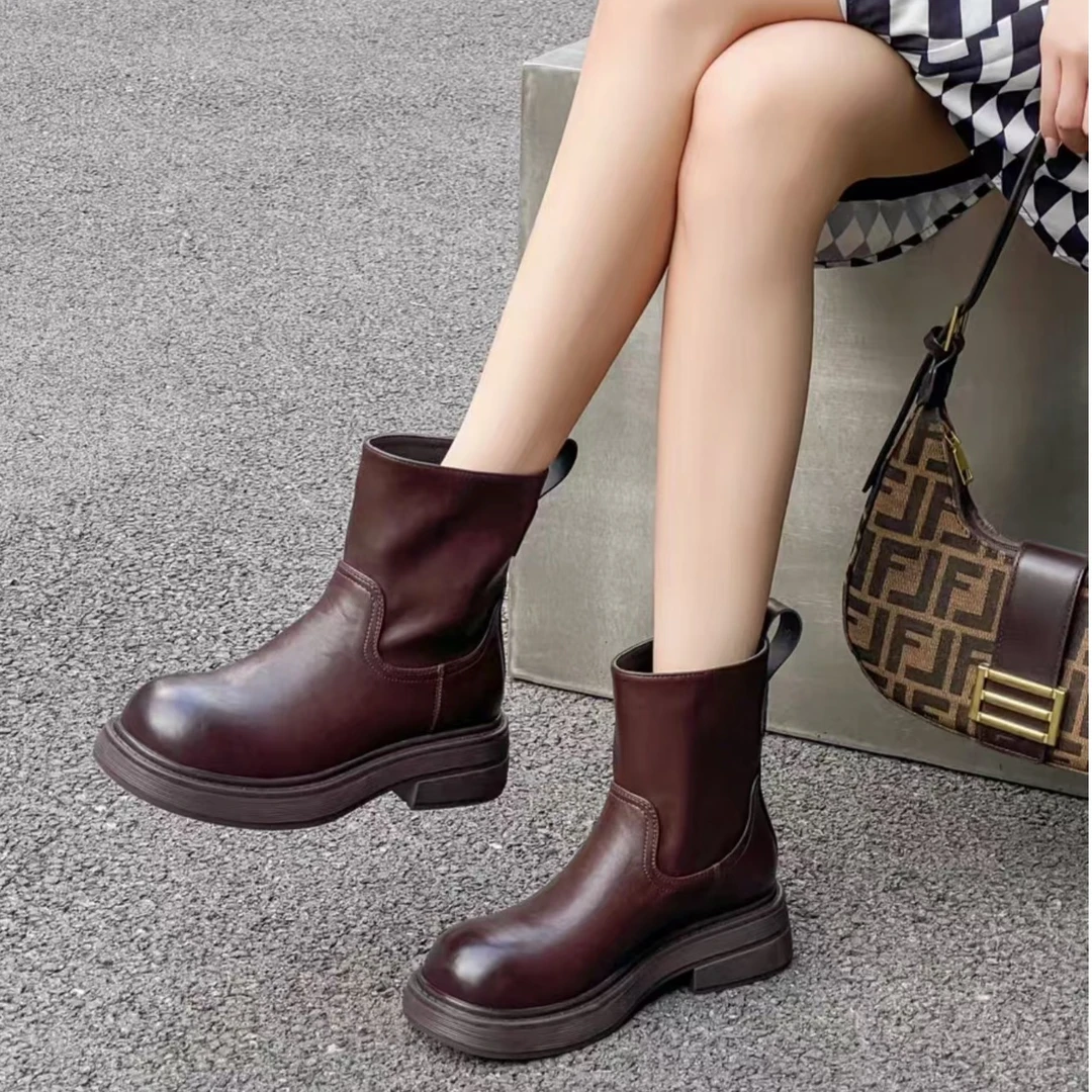 【黑加仑】秋冬新款2024时尚休闲气质百搭真皮女士短靴 0282