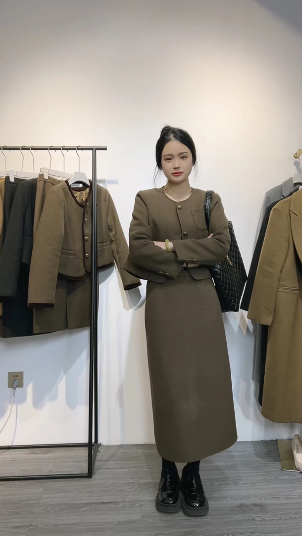 A#小香风夹棉女秋冬新款港风复古短款西装外套高腰半身裙两件套