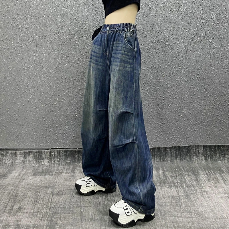 帅气褶纹显瘦设计松紧腰牛仔裤女秋新款高腰宽松百搭直筒阔腿裤子