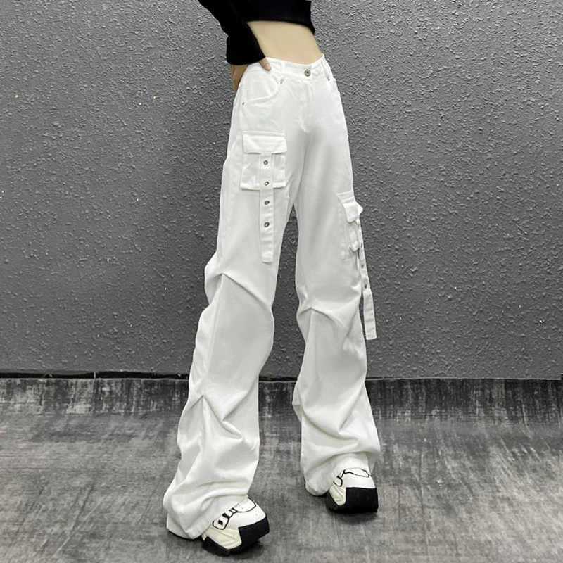 帅气褶纹显瘦白色口袋休闲工装裤女春新款高腰宽松百搭阔腿牛仔裤