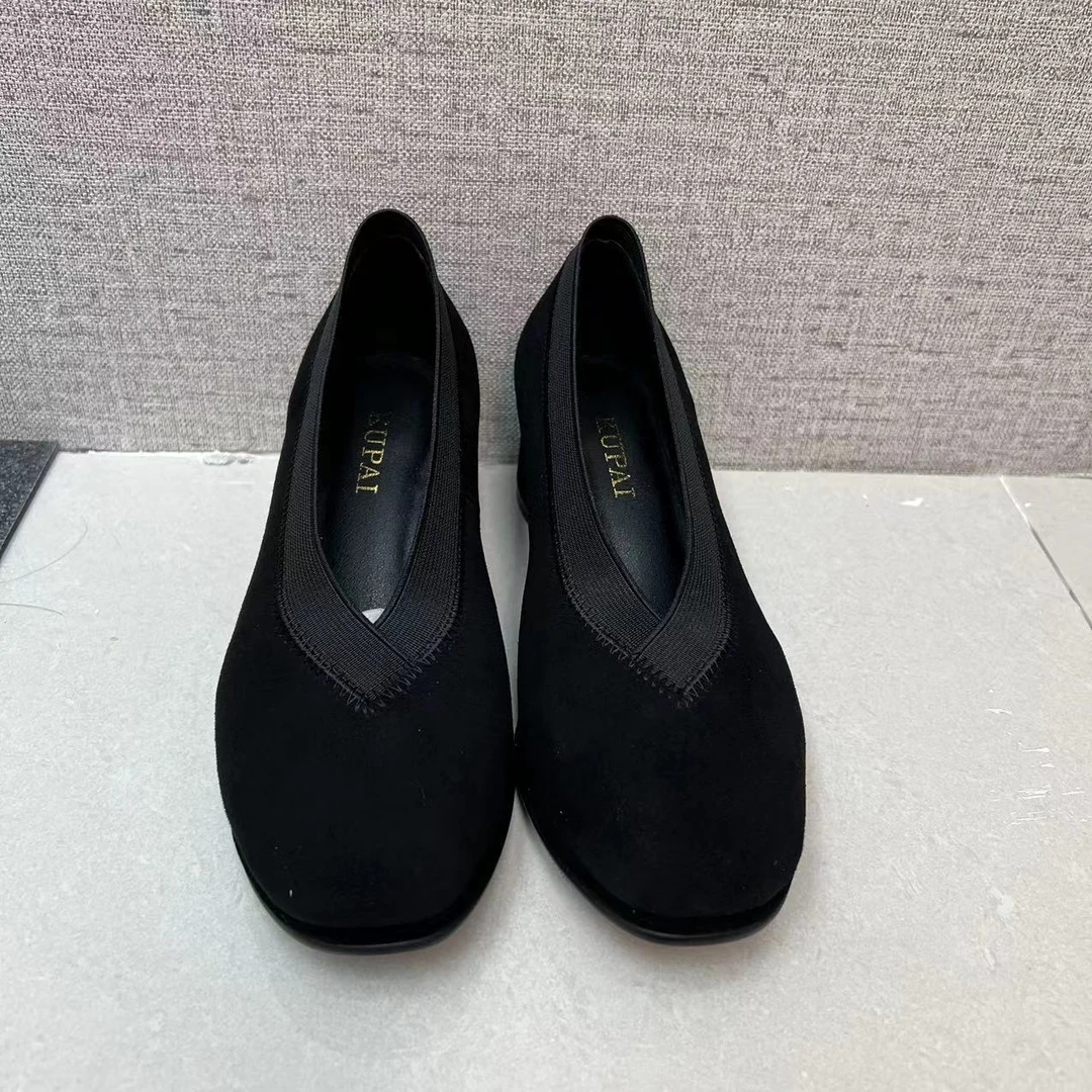 8836 新款羊皮低跟单鞋4厘米