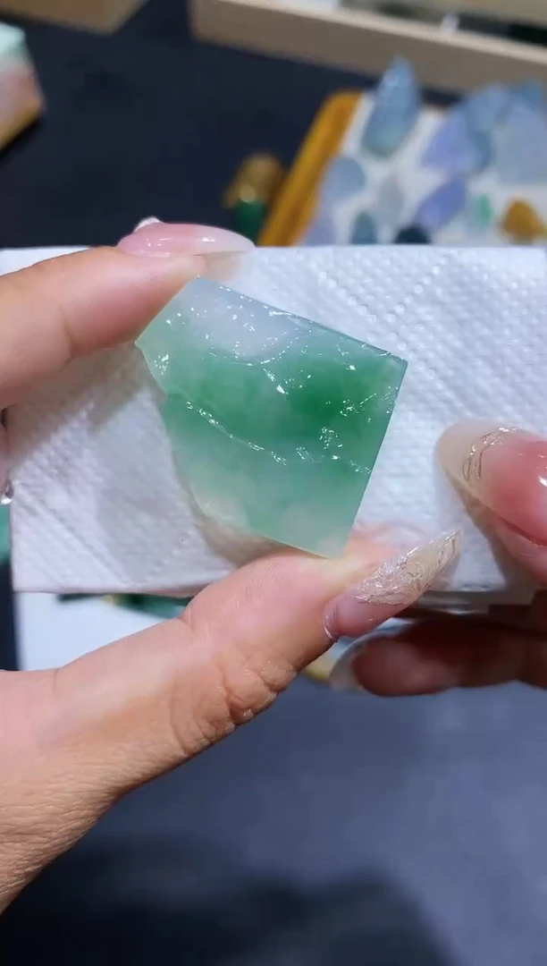 【闪购商品】翡翠颈饰未镶嵌翡翠