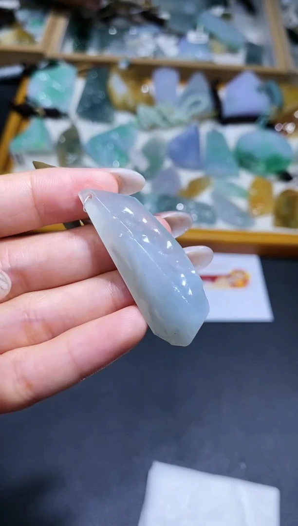 【闪购商品】翡翠颈饰未镶嵌翡翠