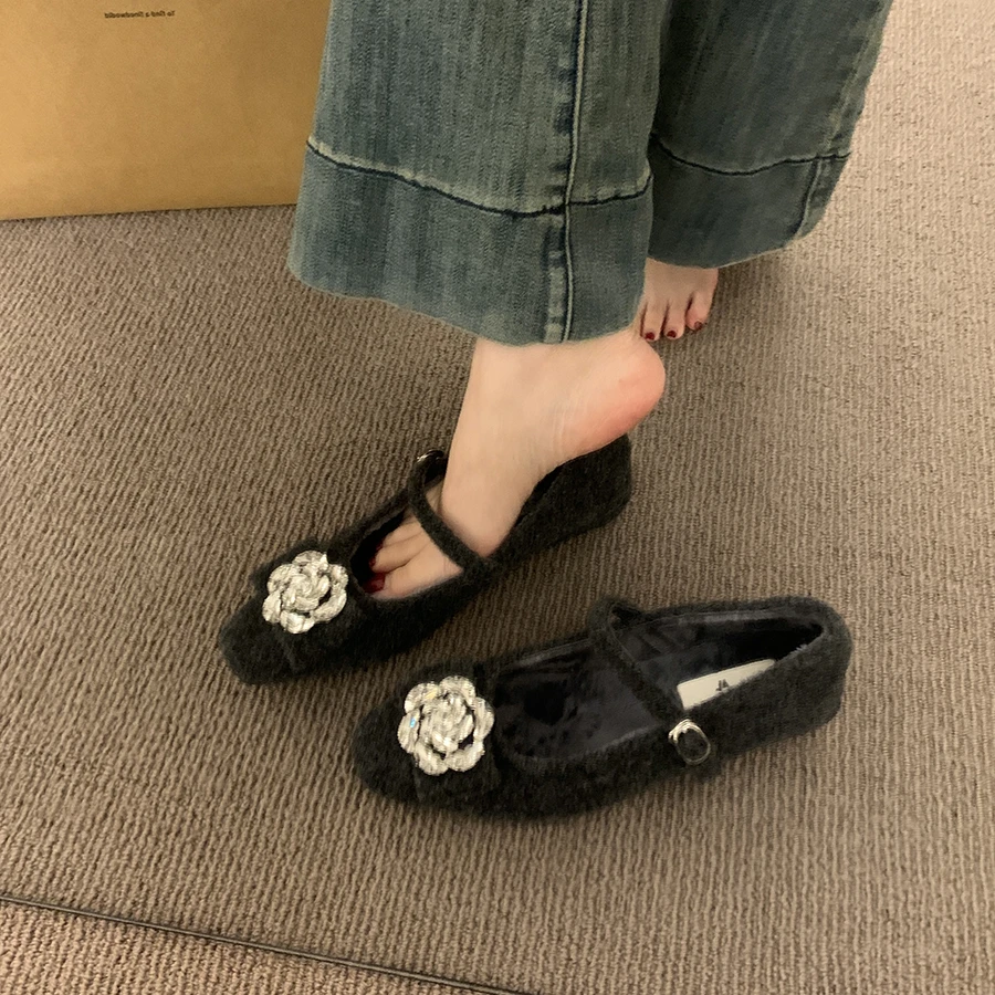 方头花朵水钻加绒保暖毛毛鞋女2024年新款复古灰色粗跟玛丽珍单鞋