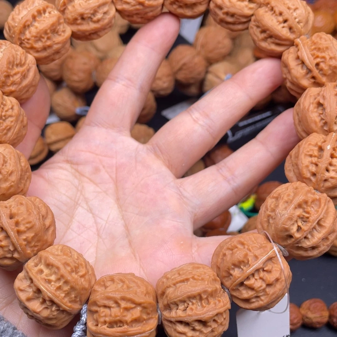 文玩核桃吊坠大*哥八棱一道筋