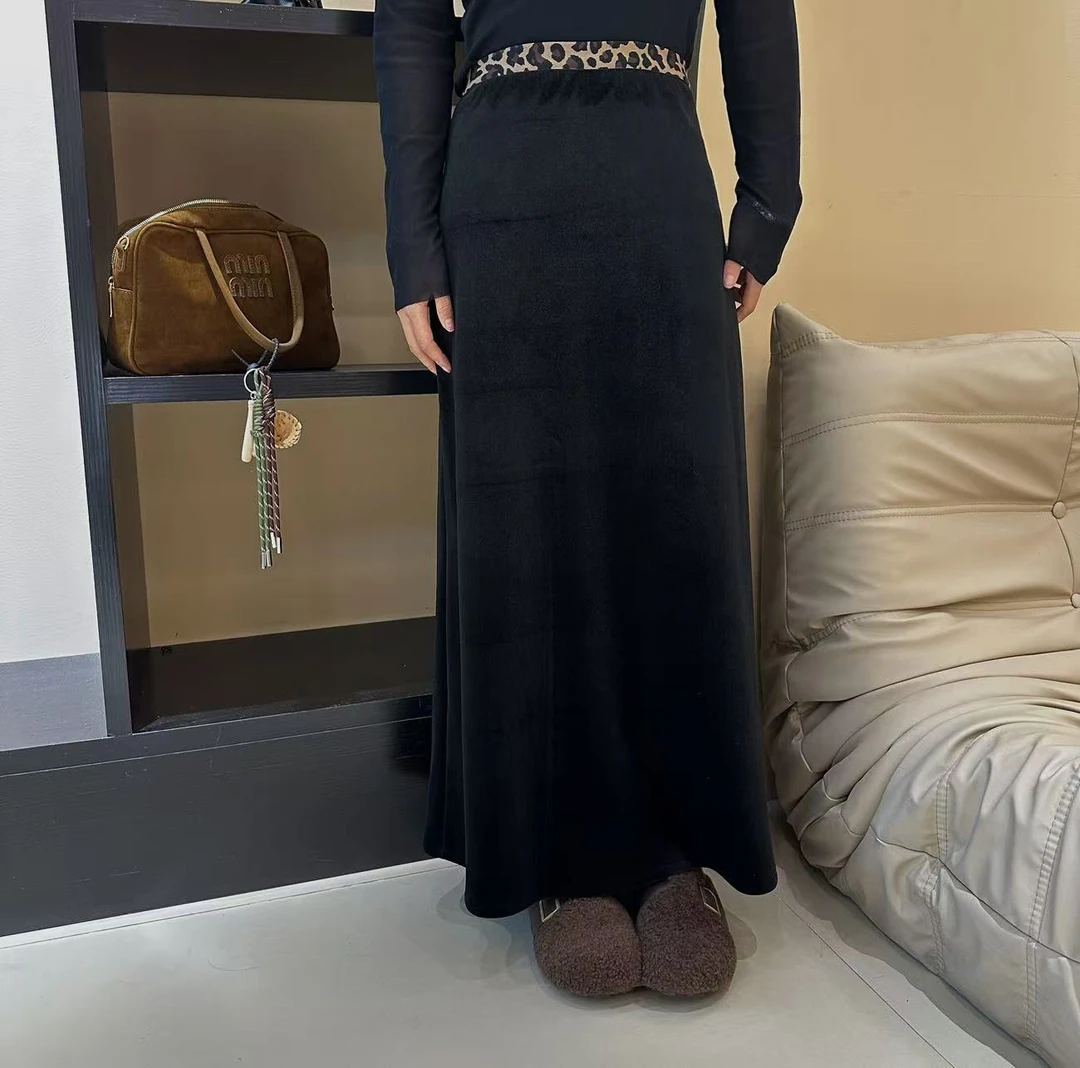 【摩登】2024秋季新款显瘦气质高腰时尚百搭丝绒高级感半身裙 538