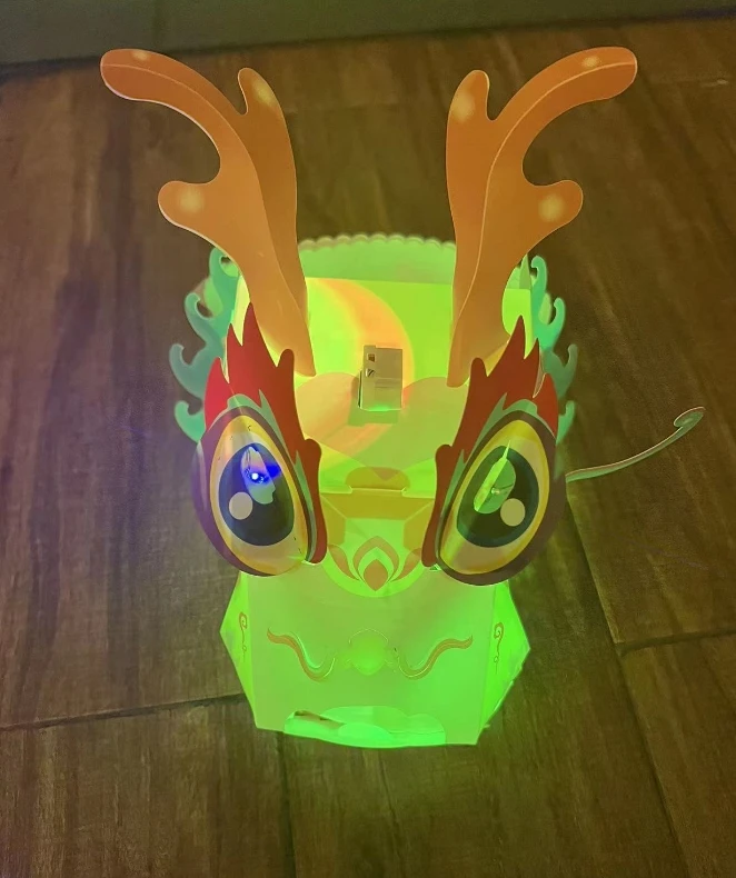 【厂家直批龙头帽】龙年镭射立体发光龙头戴帽子发箍龙灯笼摆摊批发