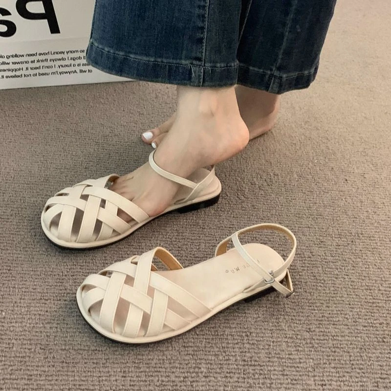 夏季外穿温柔棕色仙女平底旅游度假罗马鞋包头法式复古气质凉鞋女