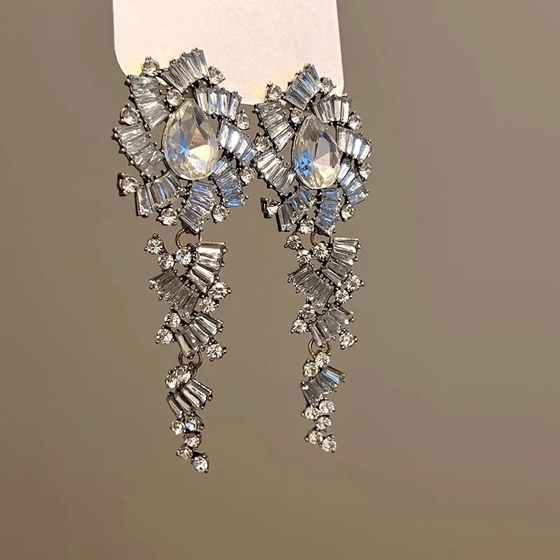 超闪花瓣耳钉高级感气质女神范耳饰轻奢长款流苏耳环时尚百搭耳坠