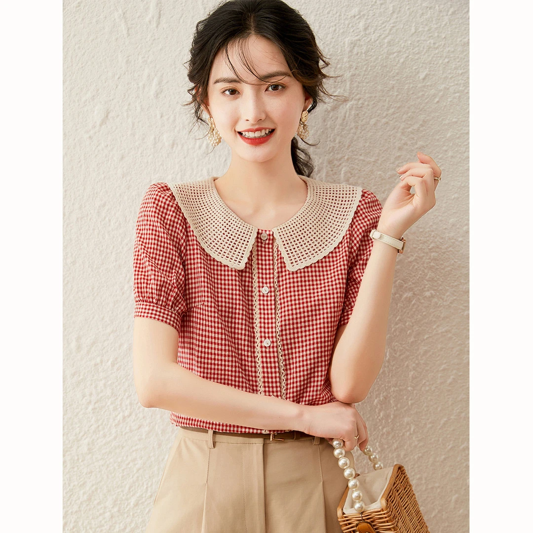 白鹿语夏新款娃娃领格子衬衫时尚减龄花边上衣WYU36254